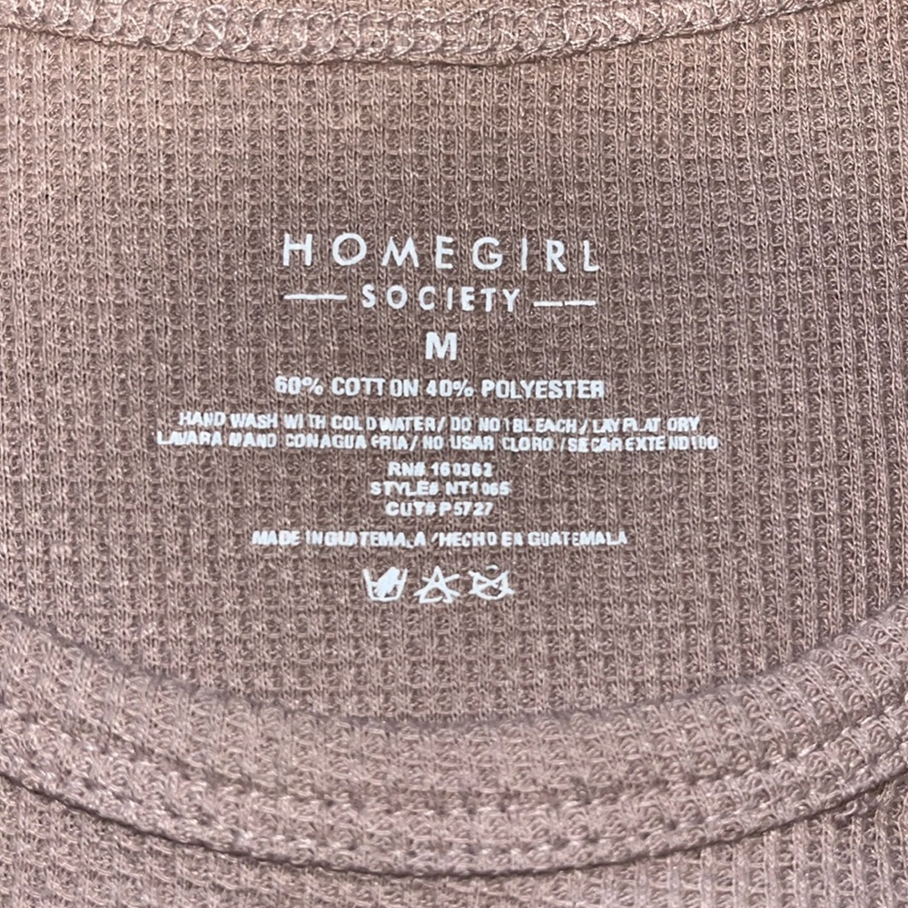 crop top - Picture 2 of 3